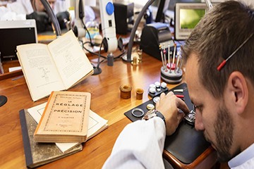 长沙欧米茄石英表为什么走慢